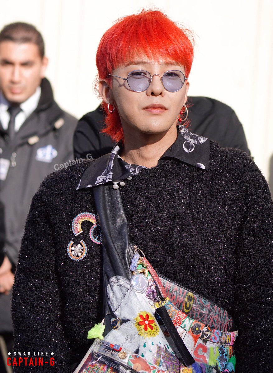 CaptainG_818's tweet photo. 171003 #GD at #Chanel #SS18 fashion show HQ-3P ~ #pfw #kwonjiyong #권지용 #gdragon https://t.co/ZVj0YePSkq