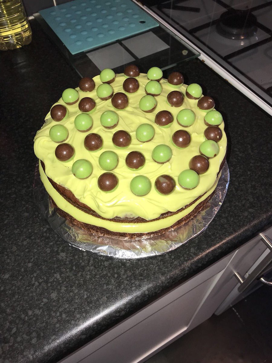 GreatCrosshall's tweet photo. Baking competition in @GreatCrosshall to help raise money alongside #hatsofftoyou 🍰🍰🍰 @Allabouteve99 @kaz_doherty https://t.co/VcoVKh0NVu