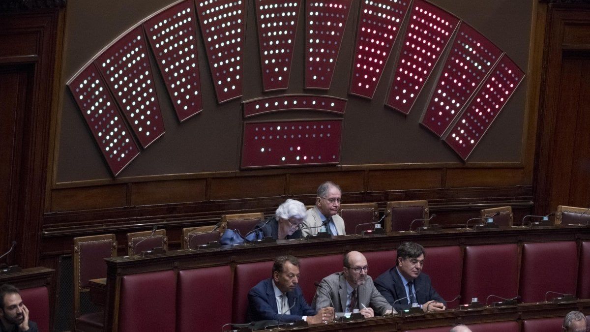 *Politics* Unlawful #building: today the #law lands in #Parliament, with few hopes.. #Italy #politics #environment
buff.ly/2xN7QpI