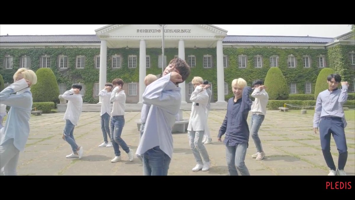 ackcheollie's tweet photo. Jollibee joining in Don't Wanna Cry choreo #HilingSaDiamondEdge https://t.co/QtJ80XQirA