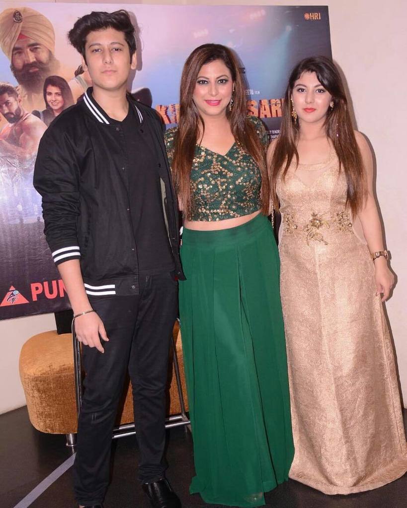 GurpreetKChadha's tweet photo. My Lifelines, Who supported me in all the junctures of life 😇😇Proud of you @ananya.chadhaa @gananay_7 https://t.co/g2xyIZzKnb https://t.co/cdcg3VW1PD