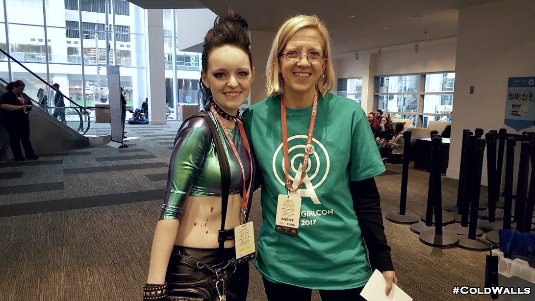 Cold_Walls's tweet photo. #ColdWalls #GeekGirlCon #GGC #meetingpeople #newfaces #cosplay #costumes #coolpeople #actors #crew #womeninfilm #women #empowering #indietv https://t.co/Flf4zZ04sC