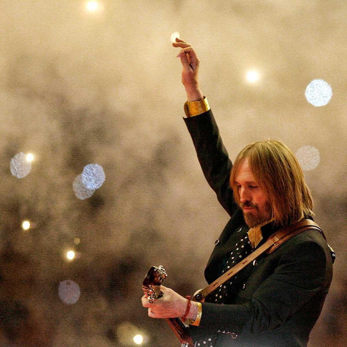 Beckercat2's tweet photo. La estrella de rock, #TomPetty falleció a la edad de 66 años #TomPettyRIP #tompettyandtheheartbreakers https://t.co/sxcrUBvAtr