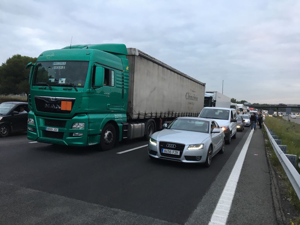 Mercadona (parc logistic Sant Sadurni d'Anoia) ha amenaçat en despatxar a tothom qui avui no vagi a treballar...cap problema, Ap7 tallada