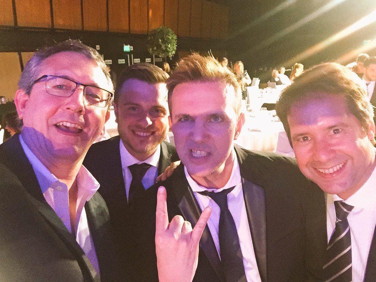 sergiomasvarela's tweet photo. Cavatorta @botelostv on fire en los #Magazine2017 @RoyLopezMolina @DamianLuisGarci @carlosbermejoOk https://t.co/oqUQG8chqX