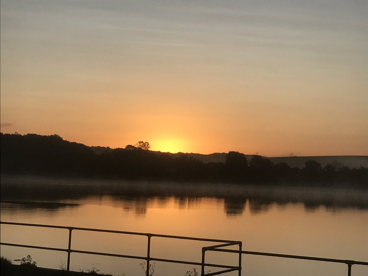 Beautiful #sunrise in #Plymouth <a href="/britainsocean/">Britain's Ocean City</a>  this morning! On route to <a href="/Apprenticeships/">Apprenticeships and Skills</a> Regional #Awards #SouthWest with <a href="/ChloeCauser1/">Chloe Causer</a>