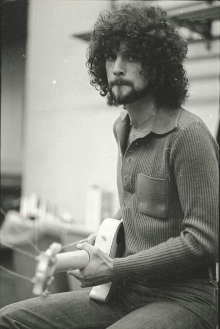 Happy Birthday Lindsey Buckingham 

Fleetwood Mac - Rhiannon

 