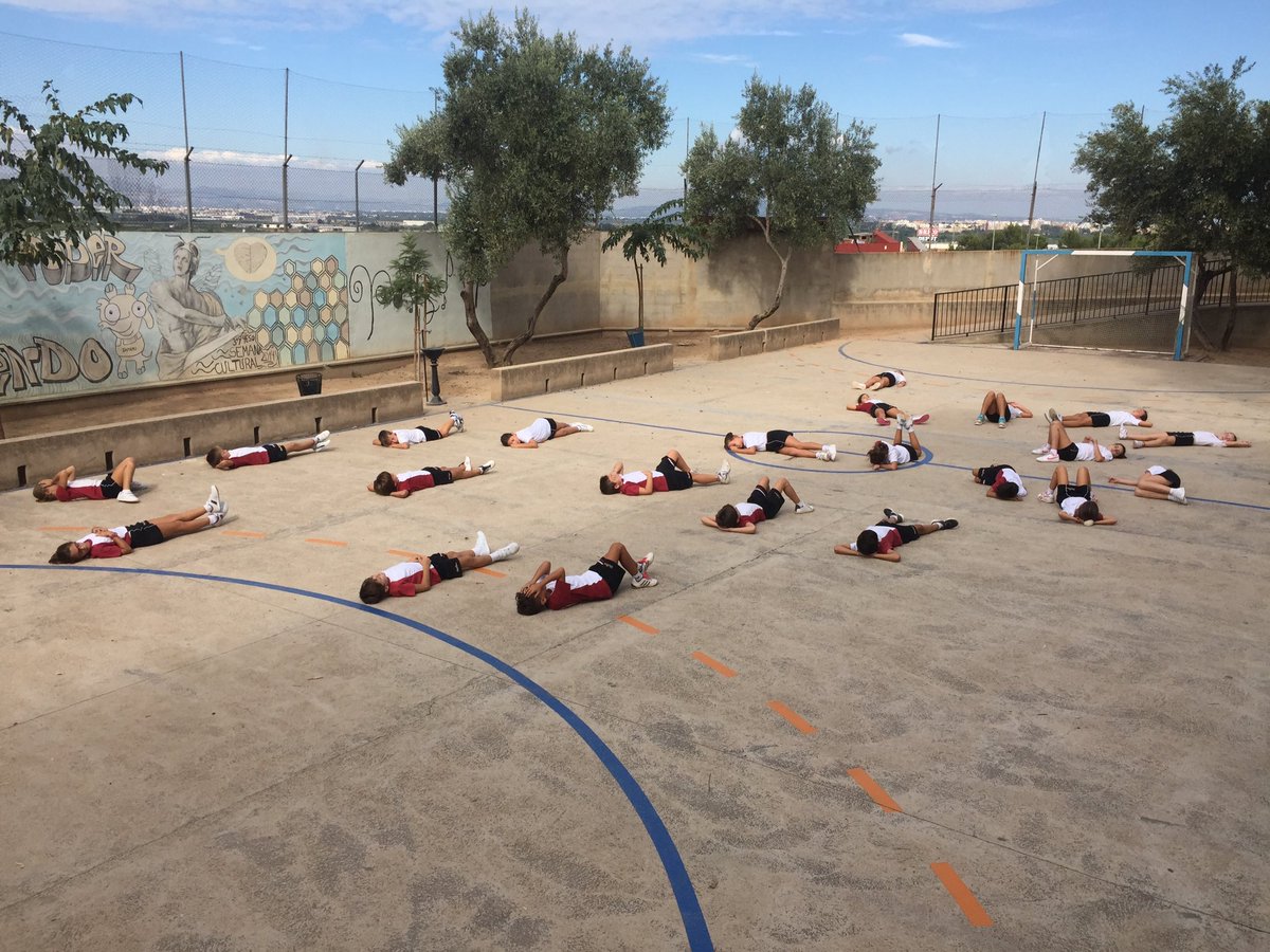dofinscsf's tweet photo. Jocs amb cèrcols i activitat de relaxació... https://t.co/LUcP6uNgIC