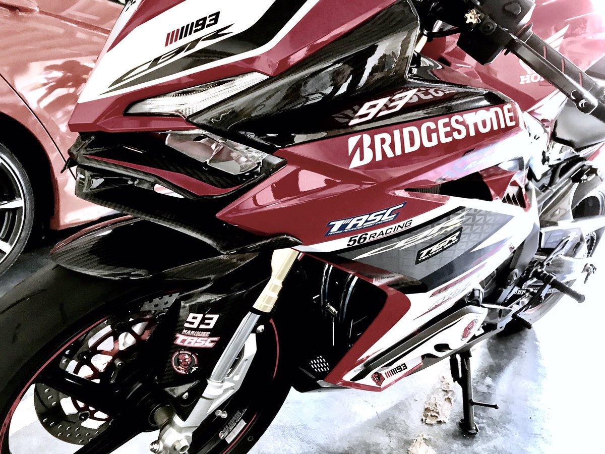 Tk Da Rr Corone Cbr250rr Mc51 ステッカーをペタペタッ