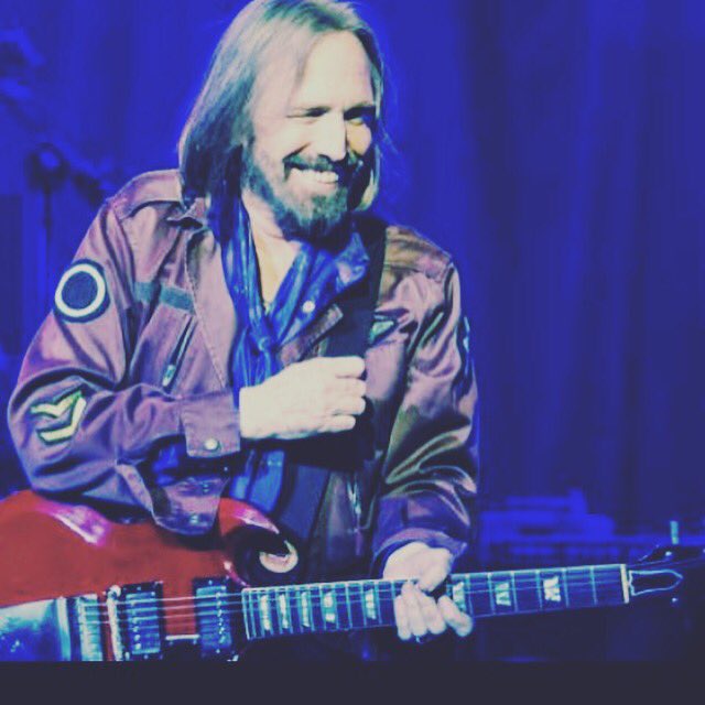 View image on Twitter