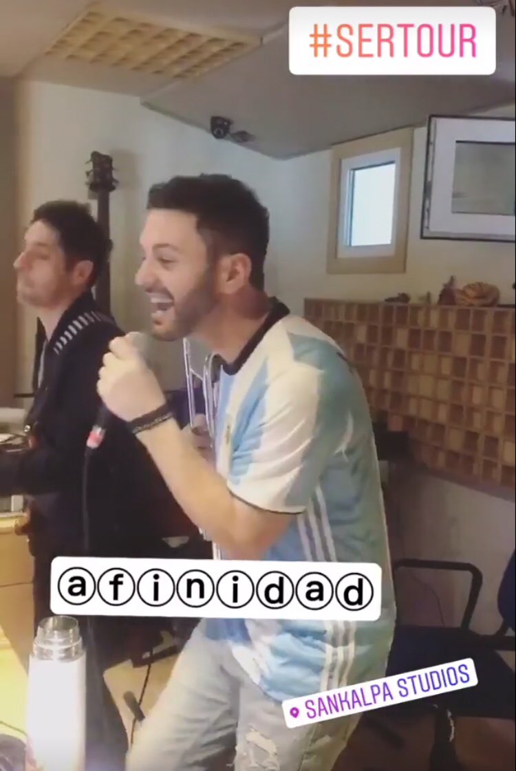 AxelFansEspana's tweet photo. @AxelOficial ensayando para #SerTour que comienza el próximo 5 de Octubre #SerTourArg #SerTour2017 https://t.co/2IHqDg2X8H