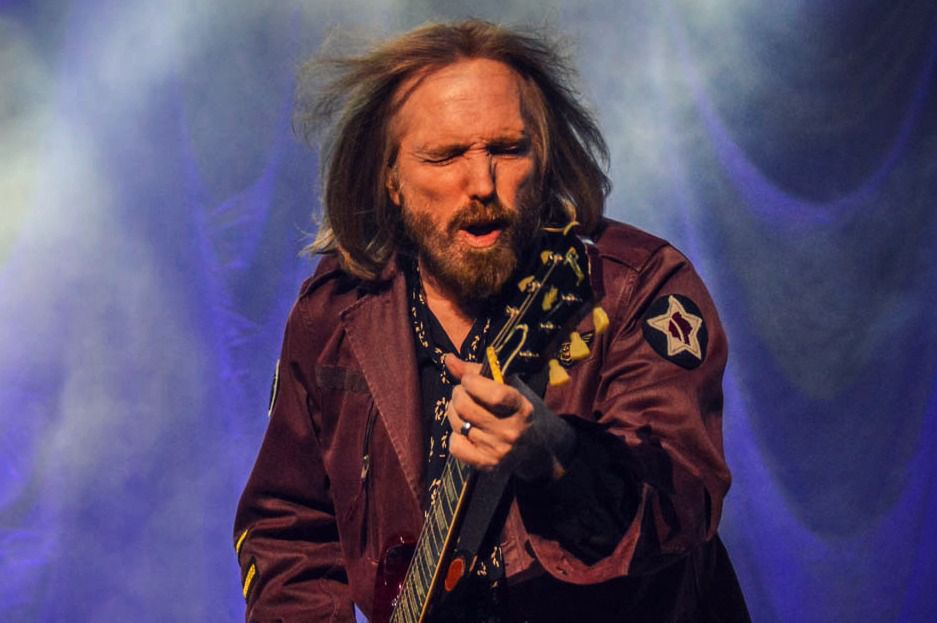 dedirlikli's tweet photo. You really broke our hearts R.I.P.  😒 #TomPetty https://t.co/X4k7LAKKlS