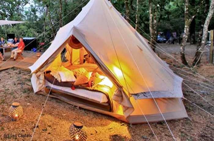 Les_Castels's tweet photo. Bilan 2017 > Panier moyen, hors saison et clientèles françaises en forte hausse chez #campings @LesCastels 
https://t.co/o6FAXzObib https://t.co/C6iW4YQgFR