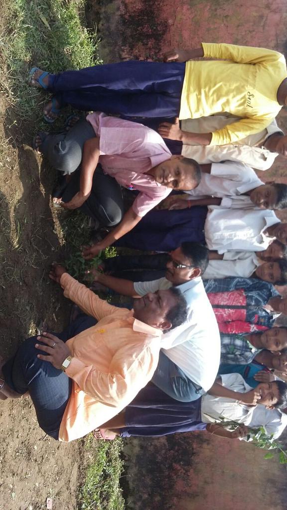SBMNPSAHARSA's tweet photo. Mission Green City-Clean City @ School Situated under Municipal Council Saharsa. https://t.co/RBUGcTdSY5