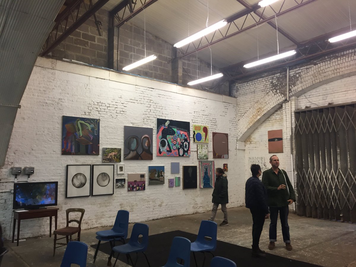 marionpiper's tweet photo. My piece from The Link series for #PIYPAINTLOUNGE #hospitalrooms fundraiser @sluice__ @paintbritain @PaintUnion https://t.co/ahpzrwk7hP