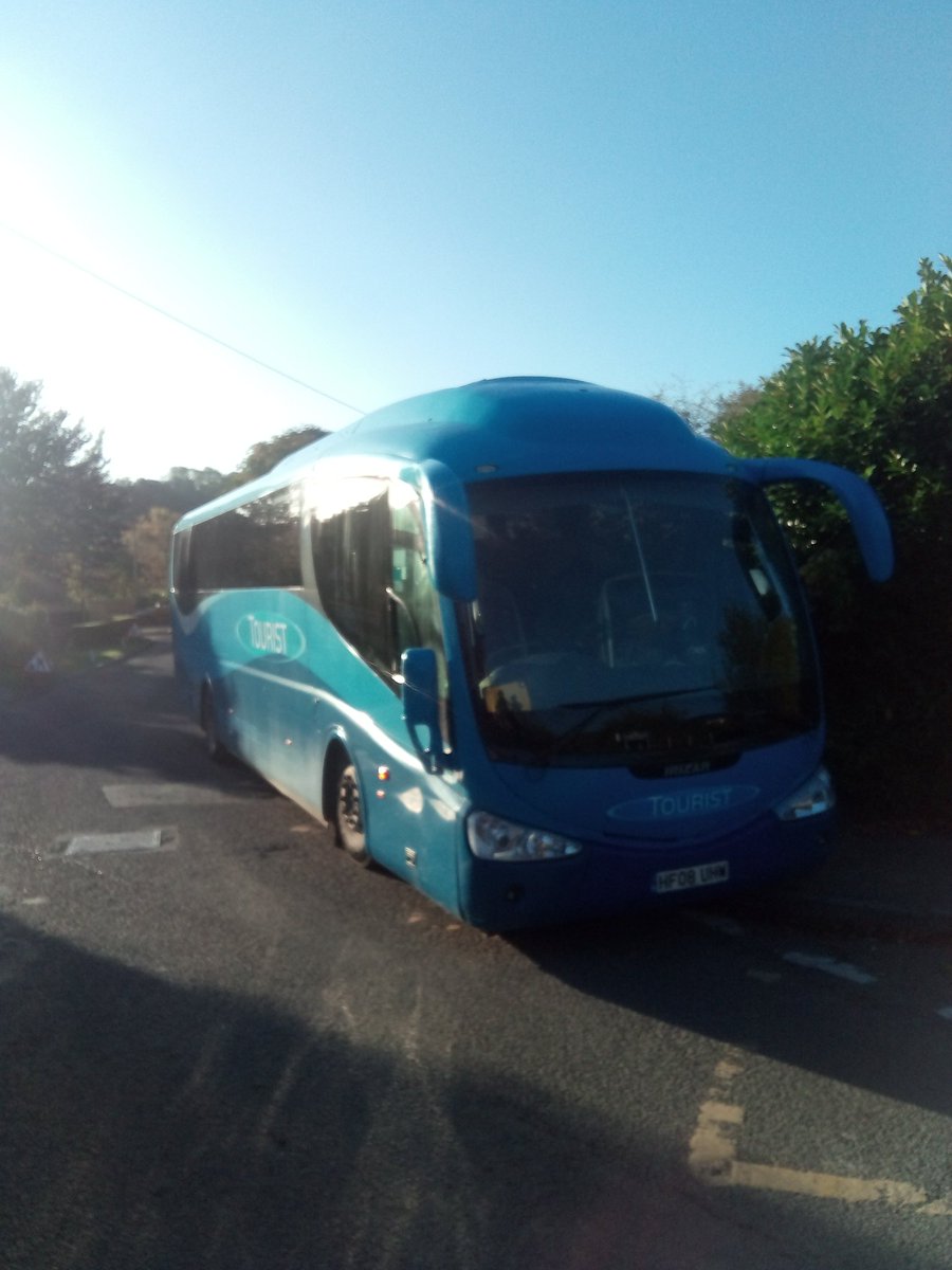 PeteBerry11's tweet photo. Waiting to pick up kids from Pitton school to take them to Sea city in Southampton @TouristCoaches @D_Hoskins76 @S78Smerdon https://t.co/fXywNEYkgr