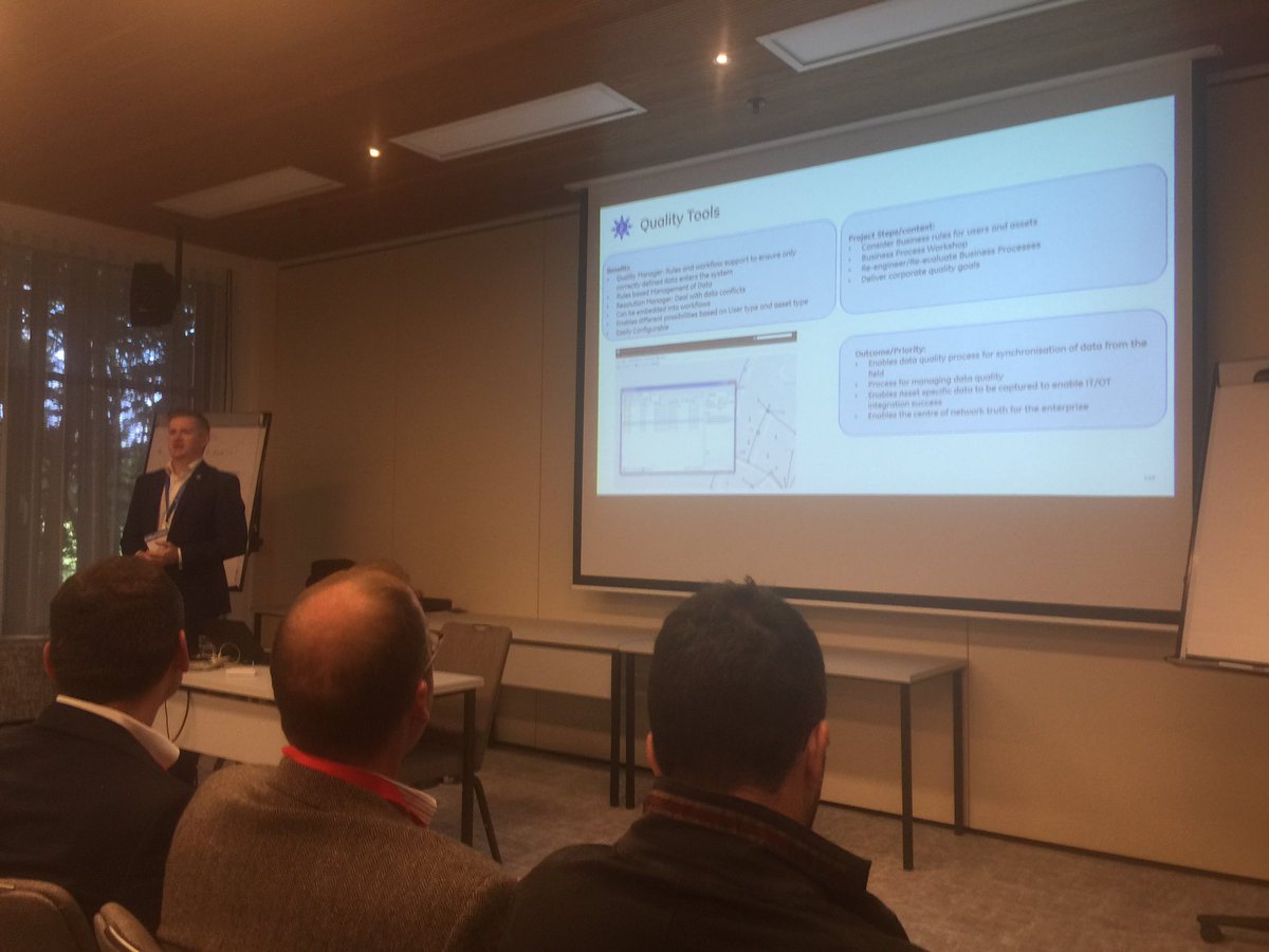swno's tweet photo. @Damiencwall1 on the difference when you make your network data DMS ready using Smallworld #GEEUC17 #qualitytools https://t.co/jgHCuNyIqT