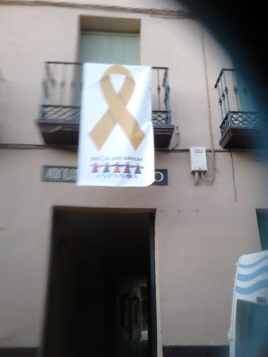 aspanoa's tweet photo. La Comarca de #Borja también #EnciendeLaEsperanza con el lazo dorado contra el cáncer infantil. Aquí: #Ambel, #Frescano, #Mallén y #Novillas https://t.co/PNF13gyXtL
