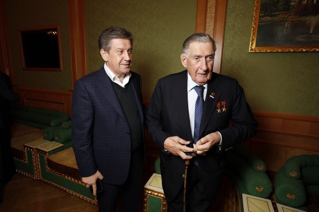 VladDTSZN's tweet image. В Зале церковных соборов Храма Христа Спасителя поздравили москвичей с Днем старшего поколения. Вручили благодарности Мэра Москвы ветеранам.