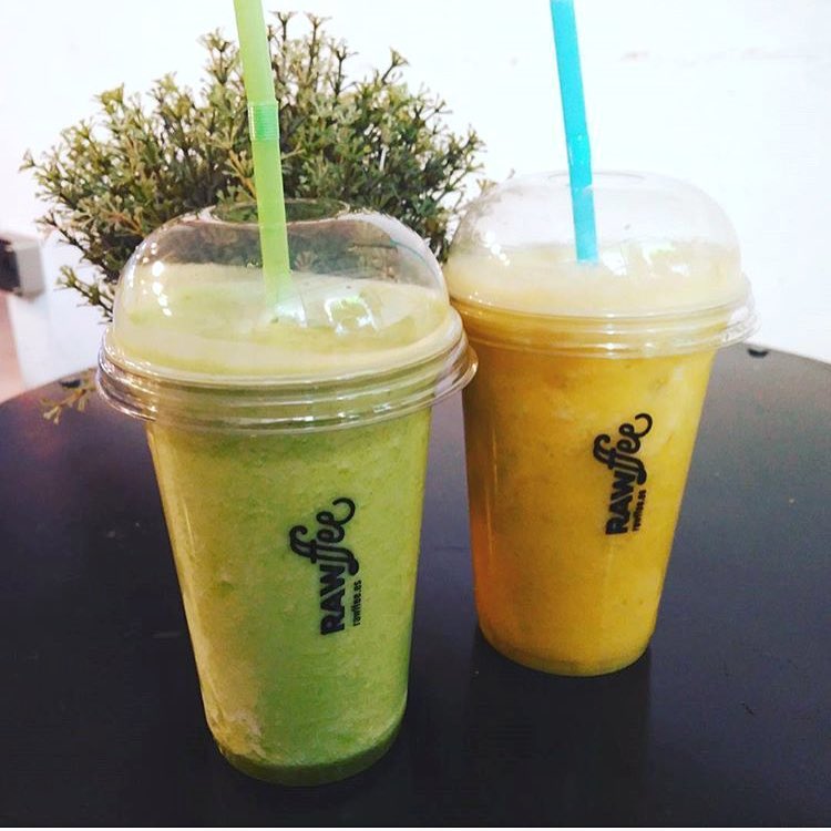 rawffee's tweet photo. Cuando compartes sabe mejor 🍹🍹😉 #rawffee #valencia #juice #smoothie #FelizMartes #coffee https://t.co/wOfnwHfo8G