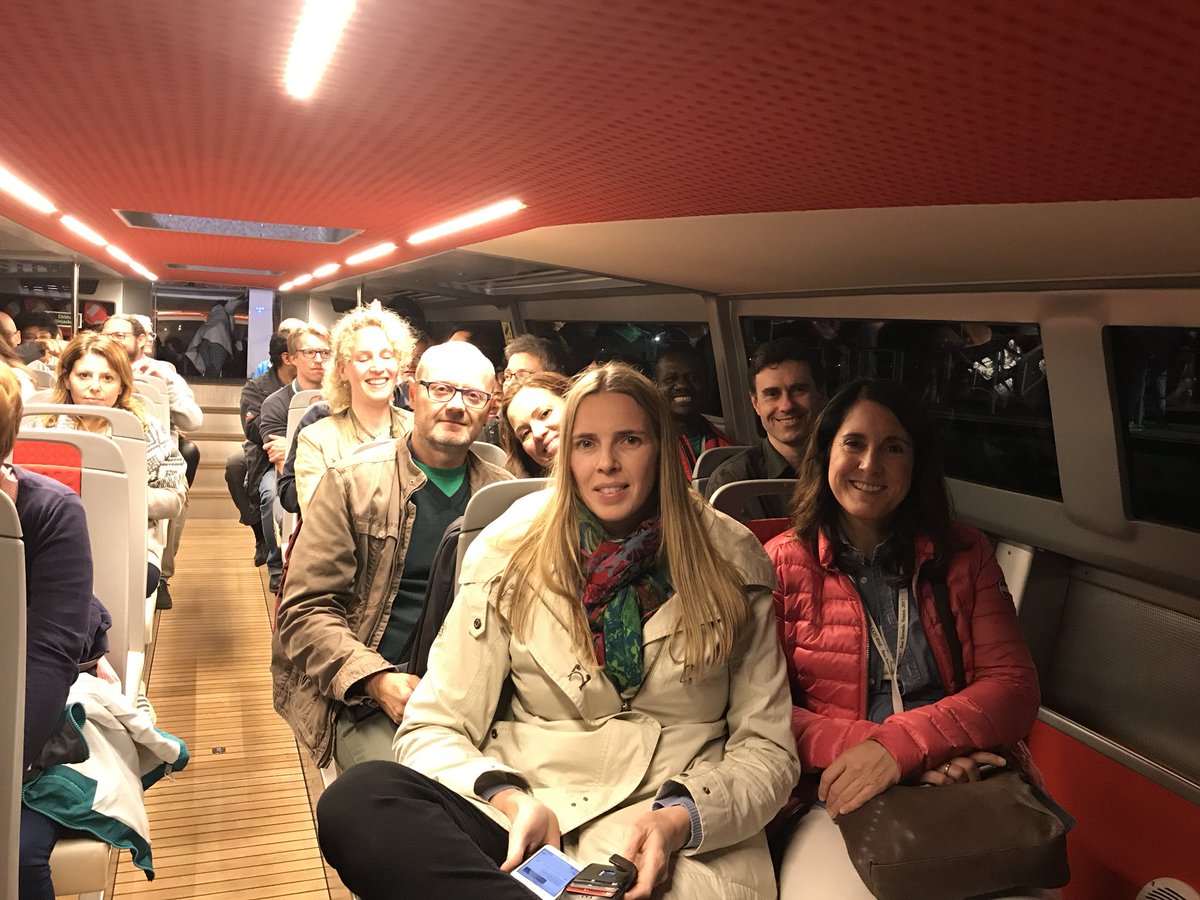mreyesm's tweet photo. In the #IPPA2017 boat going to Murano andMurano with our #PediPath colleagues https://t.co/xvYt8FrNv3