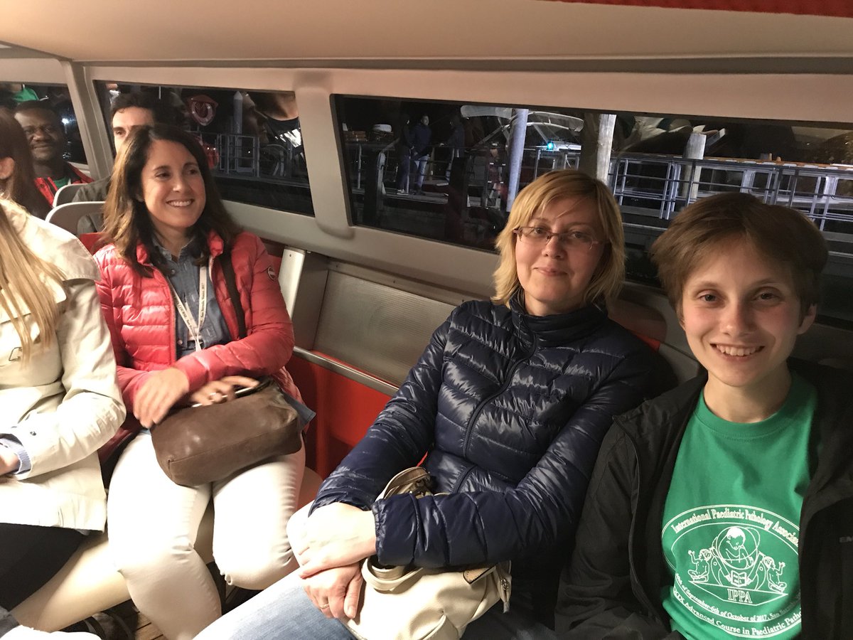 mreyesm's tweet photo. In the #IPPA2017 boat going to Murano andMurano with our #PediPath colleagues https://t.co/xvYt8FrNv3