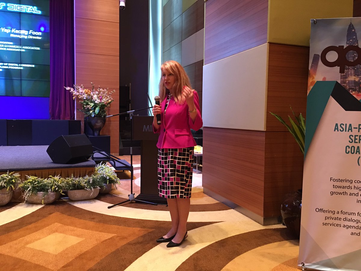 KaarenKoomen's tweet photo. Facilitating at APDTS on future of work, esp opportunities arising in the digital economy, with some inspiring Malaysian startups #ibmpolicy https://t.co/cNWzAUKBK5