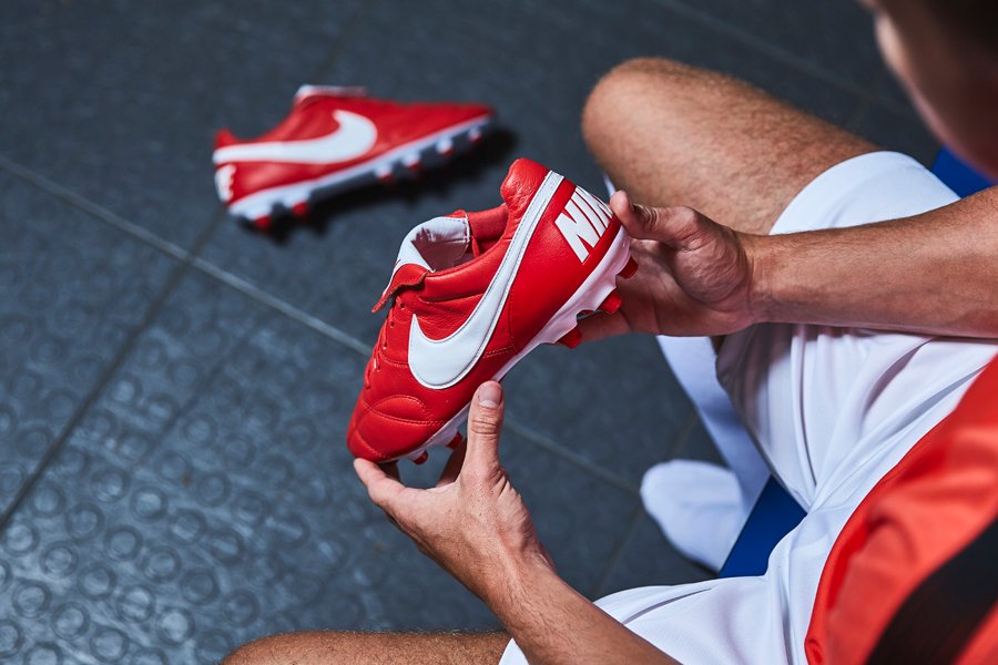 ProD_Soccer's tweet photo. Old reliable locked and loaded with modern day tech. Check out the latest Premier 2.0 online now. Exclusive to Pro:Direct. https://t.co/UNrDD19z4j