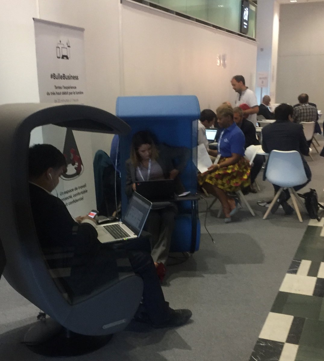 laurentcharon's tweet photo. La bulle business en test sur #experiences17 avec @SLMS_SO ViparisOfficiel. Venez essayer l’expérience LiFi ! https://t.co/YZStBOh9Hq