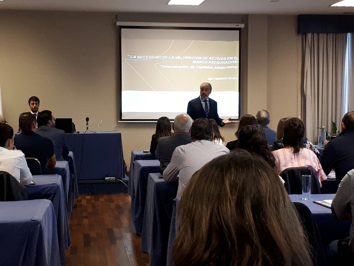 FundacionInade's tweet photo. Hoy toca curso taller en #Vigo sobre valoración de activos de la empresa y su repercusión en el contrato de seguro #AulaInade https://t.co/4Nz3w8ZEf0