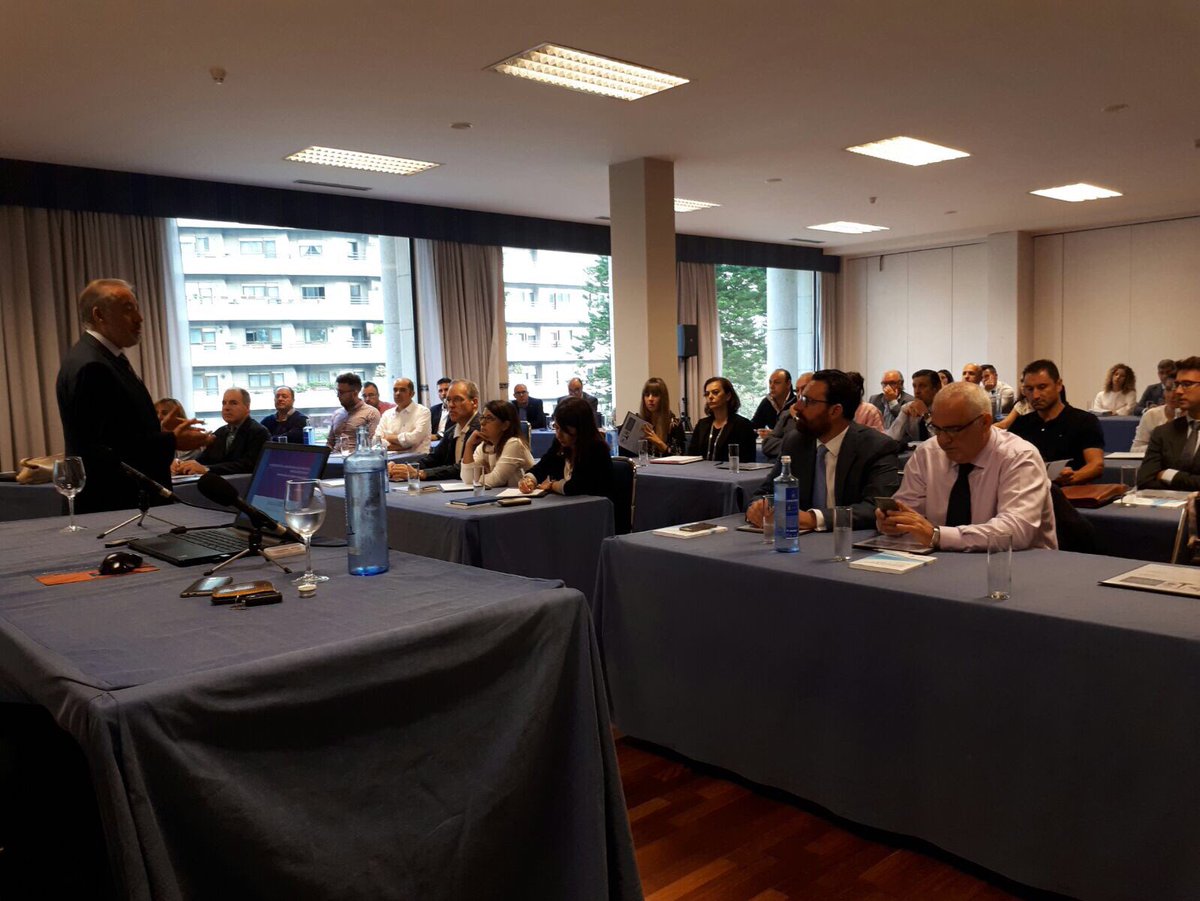 FundacionInade's tweet photo. Hoy toca curso taller en #Vigo sobre valoración de activos de la empresa y su repercusión en el contrato de seguro #AulaInade https://t.co/4Nz3w8ZEf0