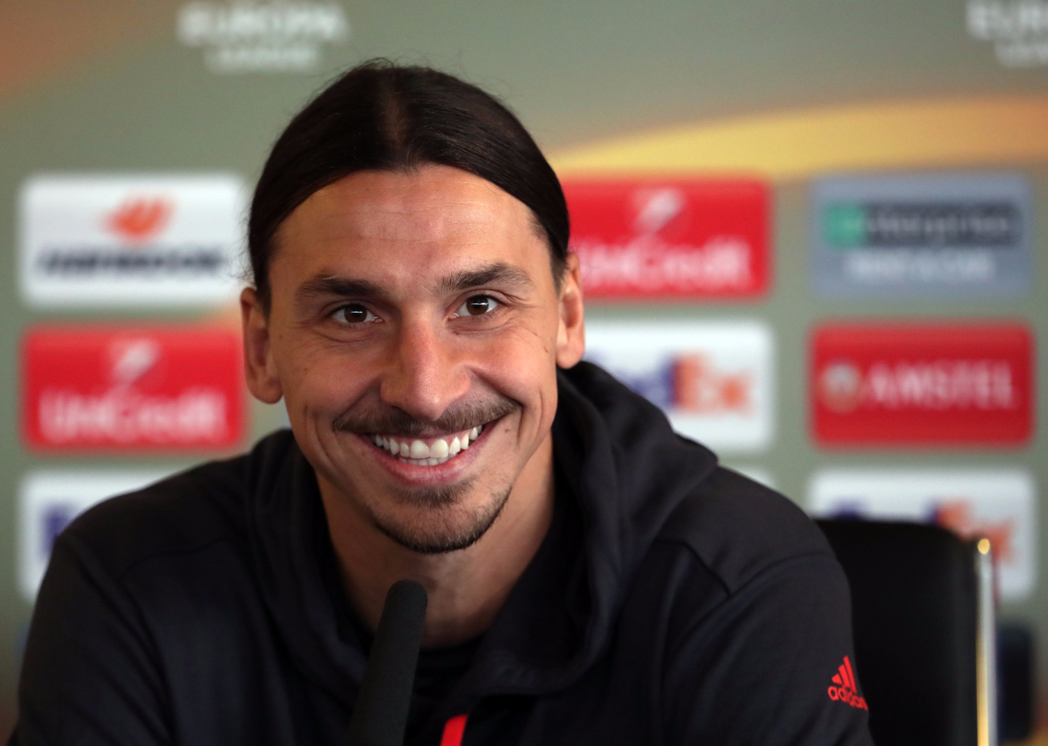  Happy 36th birthday, Zlatan Ibrahimovic 723 games 420 goals 116 caps  31 trophies Legend. 