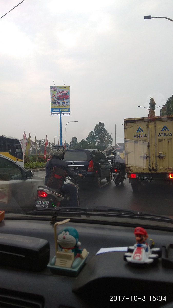 suhardy_m's tweet photo. @TMCPoldaMetro seperti biasa,tangerang ke arah kebon nanas padat merayap, buntut di kota Ayodhia, Kumatek https://t.co/IYDMcn4Cxc