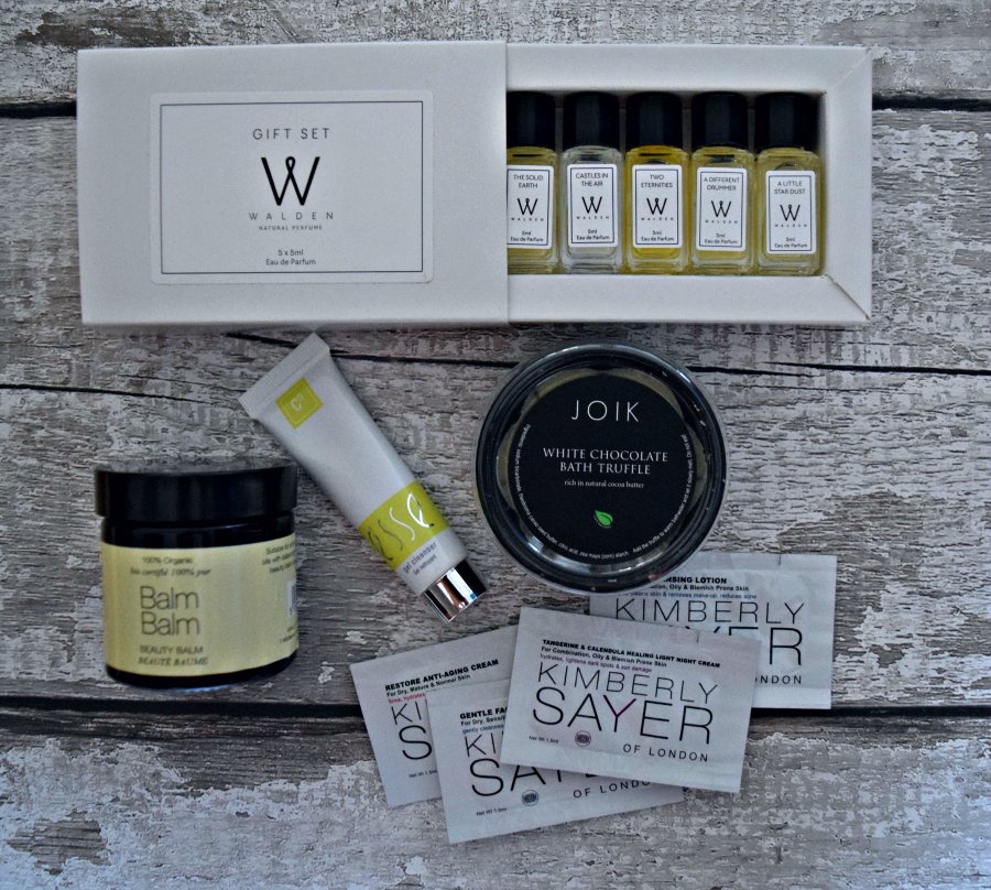 JustEmmaBlog's tweet image. Another cold and blustery #autumn morning! The September @Love_Lula #beautybox had some great #skincare offerings! justemma.co.uk/2017/10/the-lo…