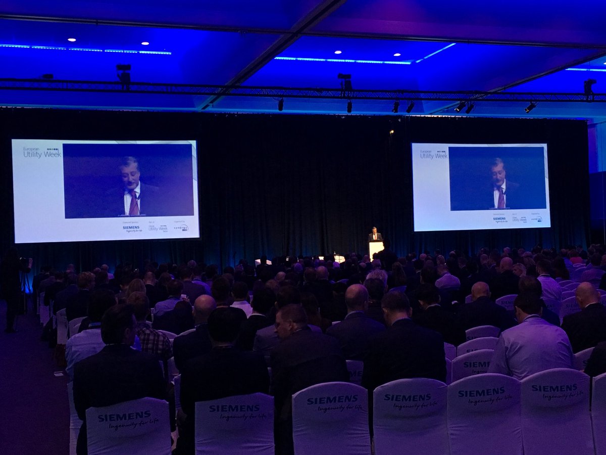 ACS_Crew's tweet photo. And we kickoff the #EUW17 with the opening ceremony! cc @ACSaudiovisual https://t.co/wVWLRt9qvM