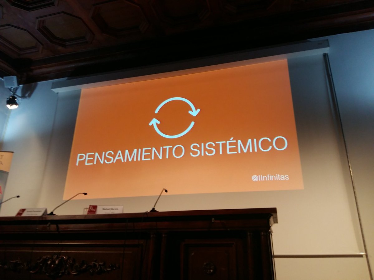 UVstartup's tweet photo. @ismaelpantaleon nos da las claves para formar #equiposinteligentes #congresINNOVASERVEF https://t.co/Ub47tXk0kI