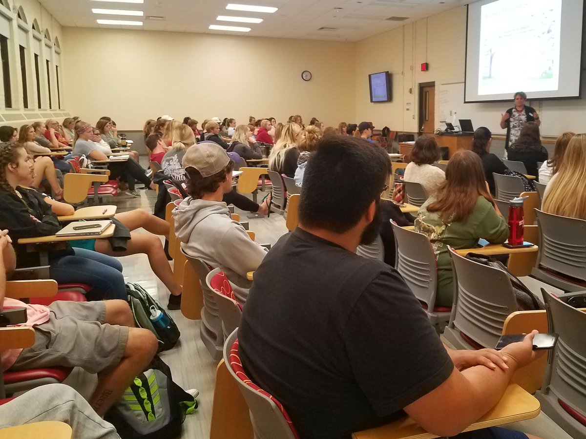 iowastatechs's tweet photo. #HSW17 welcomes IA Teacher of the Year, @shellyleev to @ISUSOE. Visit https://t.co/RPCqRnbvrp to see all of today's events. https://t.co/aEXupMcHOh