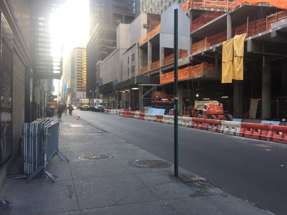 sxbond's tweet photo. The 5.3 minute walk to work from 1993-2006 #makingcomics @blackcrownhq #stillmaking comics #artandalchemy https://t.co/ReiNTckC5N