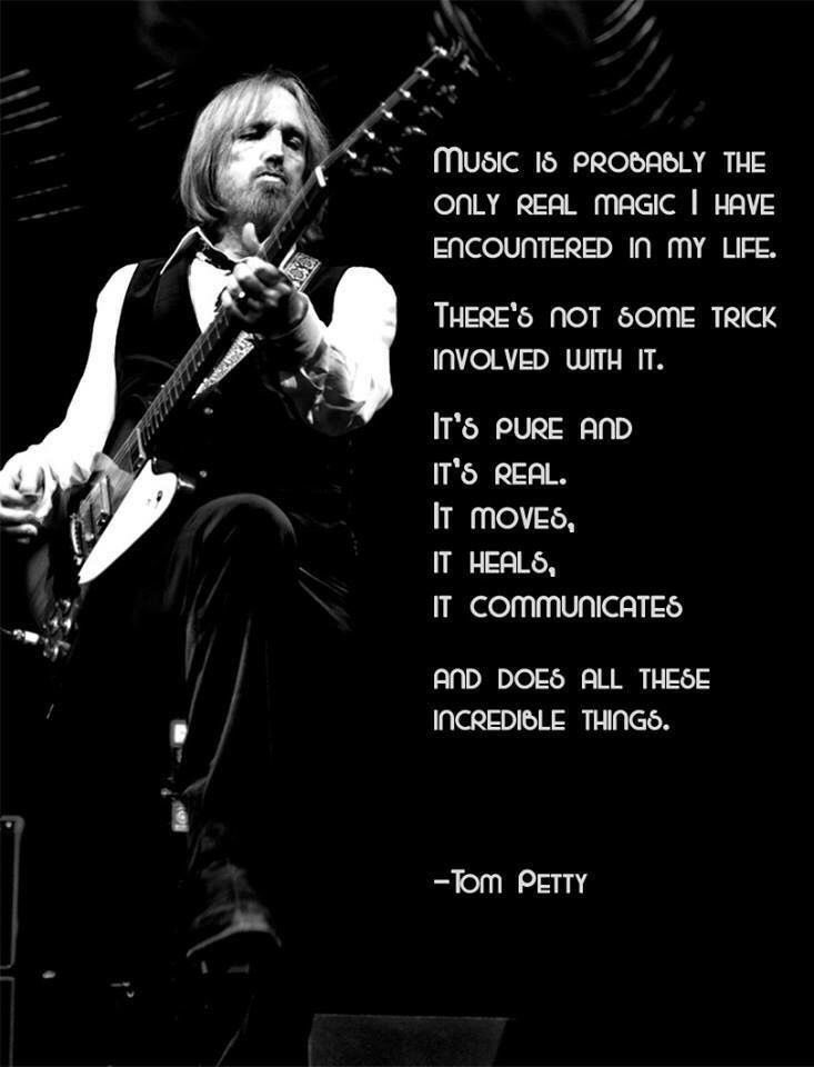 TheFestiveOwl's tweet photo. Tom Petty: 1950-2017 https://t.co/6HqssxqCm4