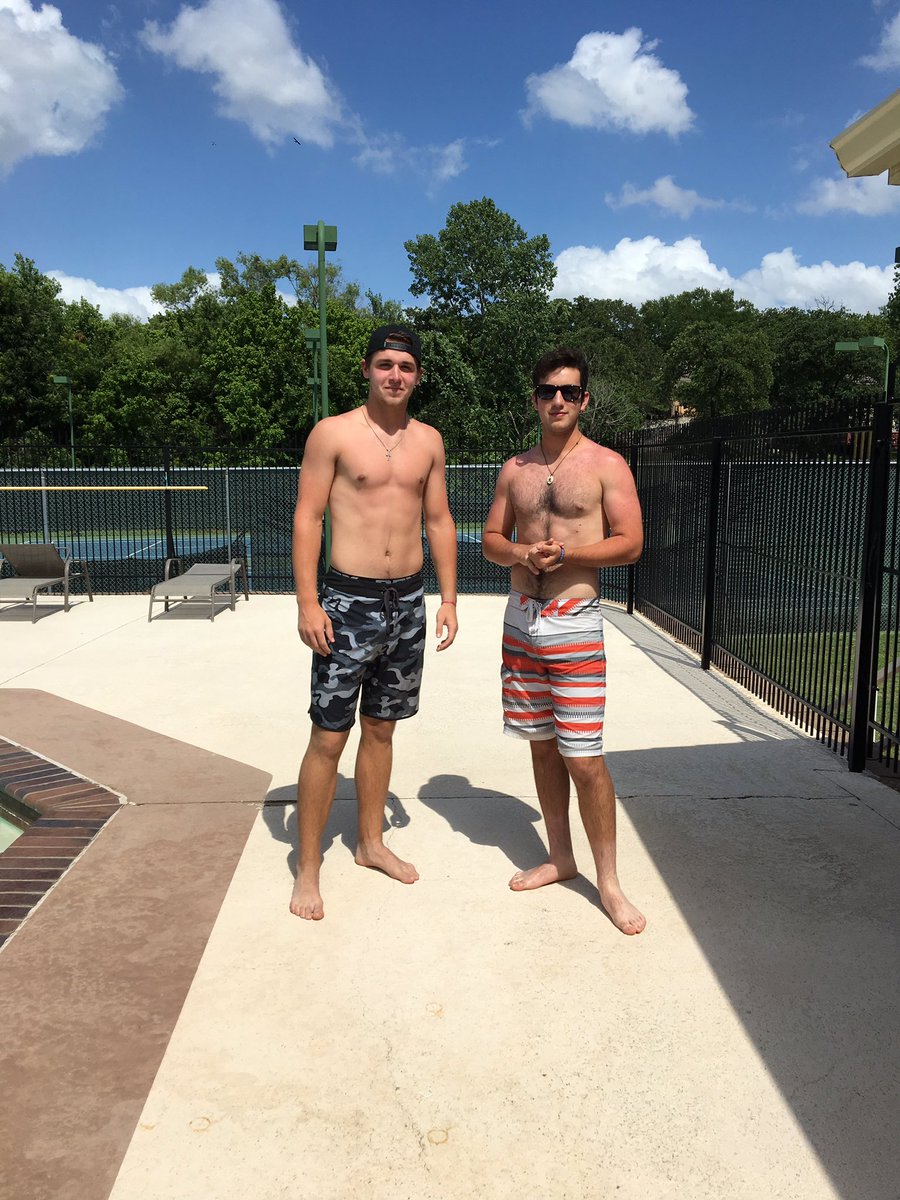 Mace_Brasher's tweet photo. Happy 18th to my Brother @JamesPelf132 love you man❤️ https://t.co/9D4e4G02zR
