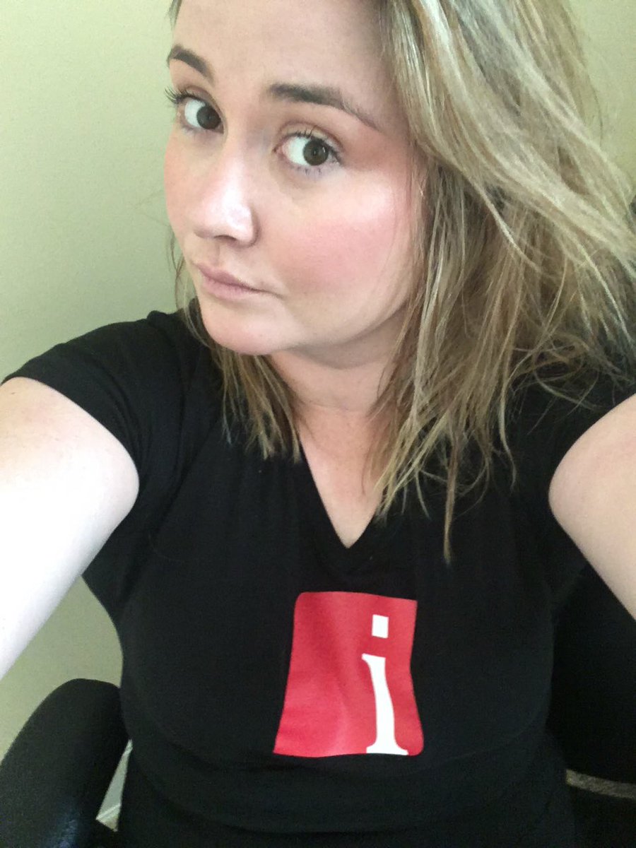 CriticalMnlInst's tweet photo. #selfiewithKelly heading over to @MinesAndMoney this afternoon... look out for the @Investor_Intel "i" https://t.co/PkTh8VKbwK