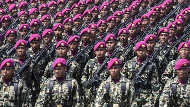 Kerennya Aksi Prajurit dan Alutsista di Geladi Bersih HUT TNI ke-72 detik.id/6QhyAV via <a href="/detik_foto/">detikFOTO</a>