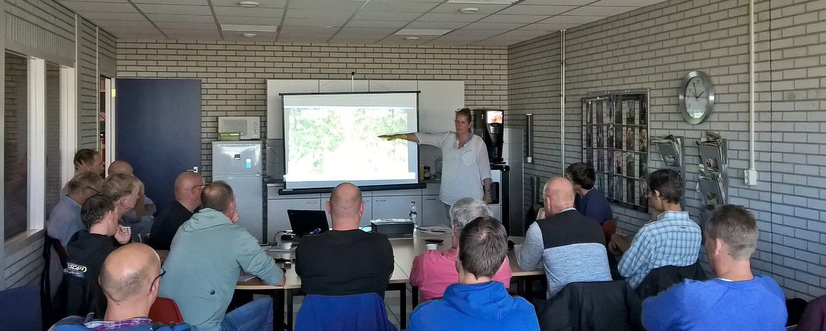 Vandaag organiseren we een spuitlicentiebijeenkomst bij Vink Sion in Beetgum met info over nieuwe groene middelen tegen meeldauw! #advies