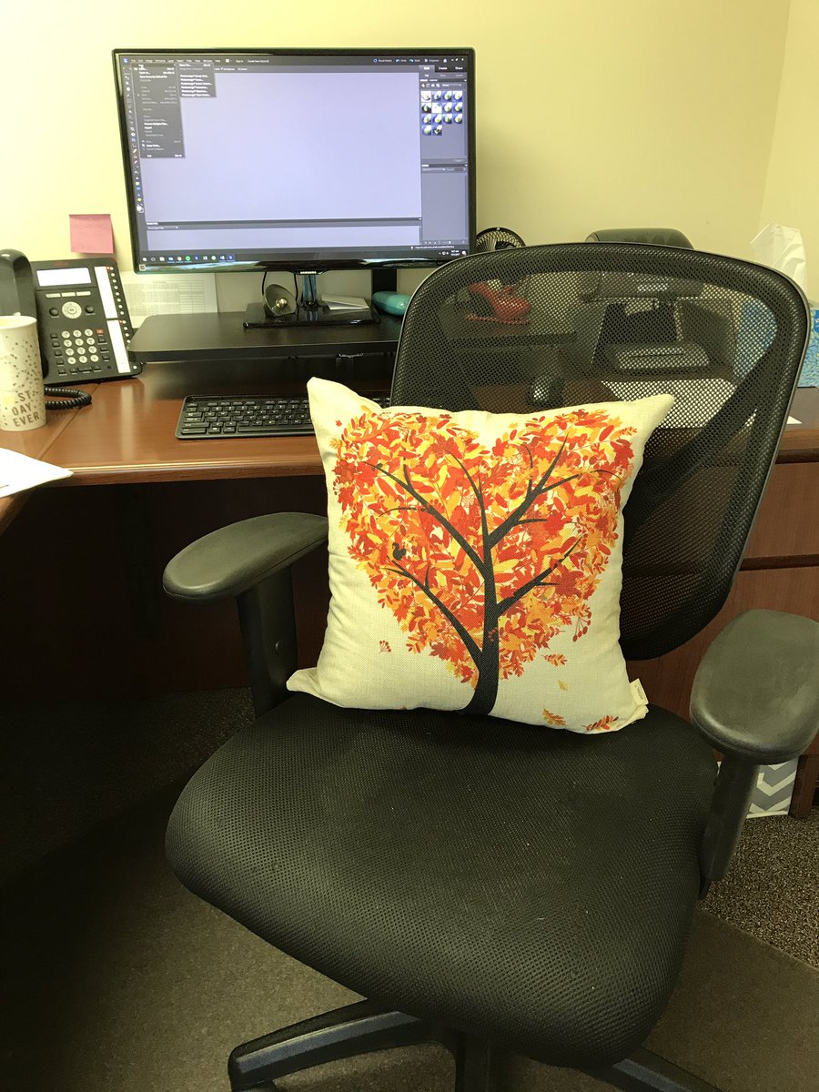 Officially fall 🍂in my office!! Working on a new ad for <a href="/NAHMAtweet/">NAHMA</a> Gala #inspire #fall #seasons #decor #affordablehousing #education #trash