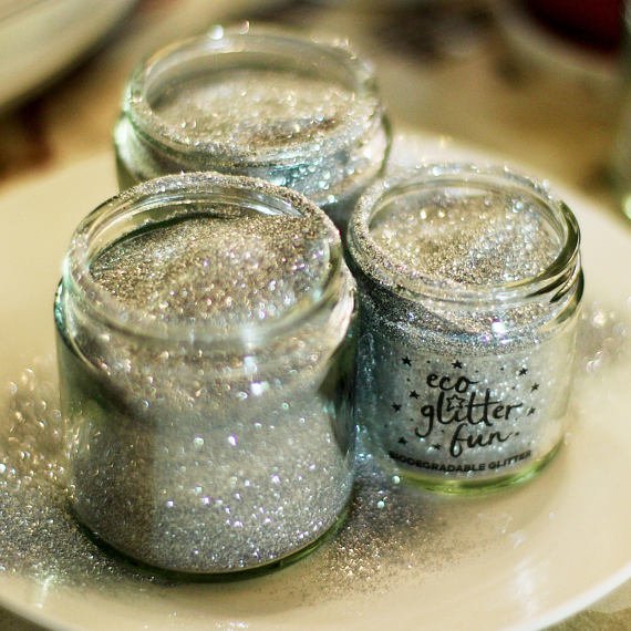 EcoGlitterFun's tweet photo. I wish we could bathe in our beautiful vanna biodegradable glitter ✨🛁✨ #glitterbath #bioglitter #ecoglitter https://t.co/ajZrHGcLqy https://t.co/2MKcaoRWzS