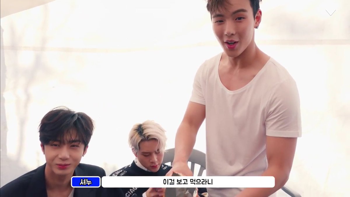 ALLOFME_SHOWNU's tweet image. ㅠㅠㅠㅠㅠㅠ아 진짜 귀여워ㅠㅠㅠㅠㅠㅠ 어쩌면좋니..ㅠㅠㅠㅠㅠㅠㅠㅠ 없어서 화났다가 남은거 먹구 그새 기분좋아졌어ㅠㅠㅠ 곰랑둥이❤️
#셔누 #SHOWNU #몬스타엑스 #MONSTA_X @OfficialMonstaX