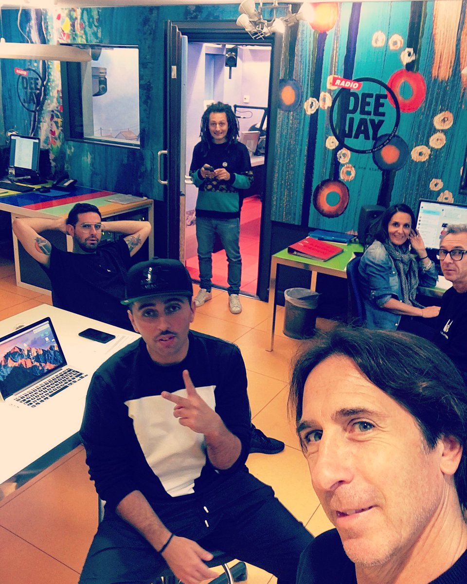 Siamo una squadra fortissimi 😎🙌💪 <a href="/albertinodj/">Albertino</a> <a href="/alelippi/">Ale Lippi</a> <a href="/michelewadcapo/">WAD</a> <a href="/0_0shorty/">SHORTY</a> <a href="/EleonoraGinger/">Eleonora Russo</a> <a href="/radiodeejay/">Radio Deejay</a> #albertinoeveryday