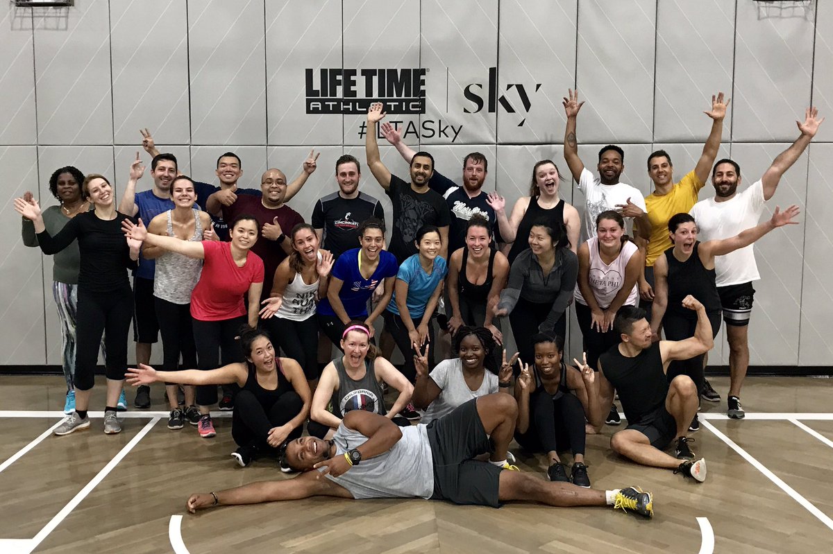 SparkFoundryUSA's tweet photo. A company that works out together, stays together! Thnx @MensHealthMag & @lifetimefitness for an amazing morning! #SparkBootcamp #WeGotSpark https://t.co/O8biXXr3Nw