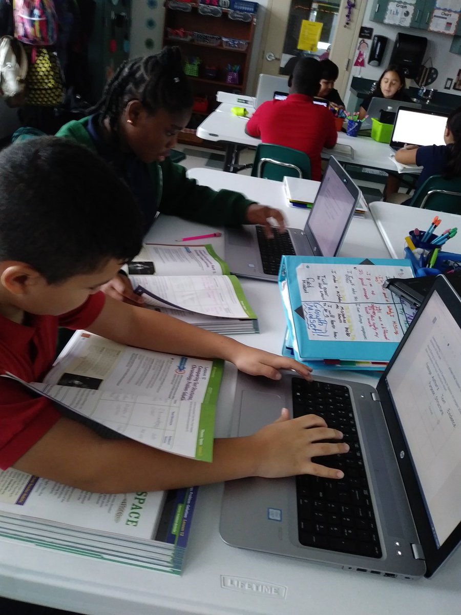crkshanks1221's tweet photo. MrsKs readers are using classkick to compare and contrast text structures!@GTEtoucans #ccpsinnovates https://t.co/G5v5Bk53zB