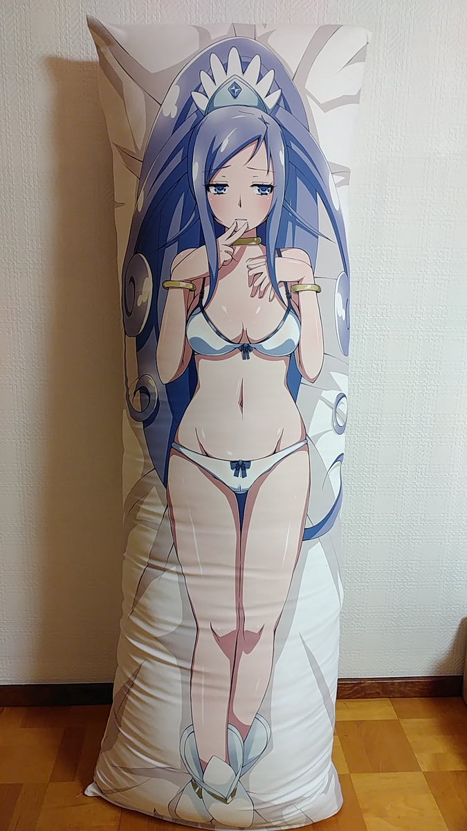 yamatokkou's tweet photo. 下着姿のキュアダイヤモンド「私の中がマシュマロ改二でパンパンだわ……」 https://t.co/JAffzQZR3R